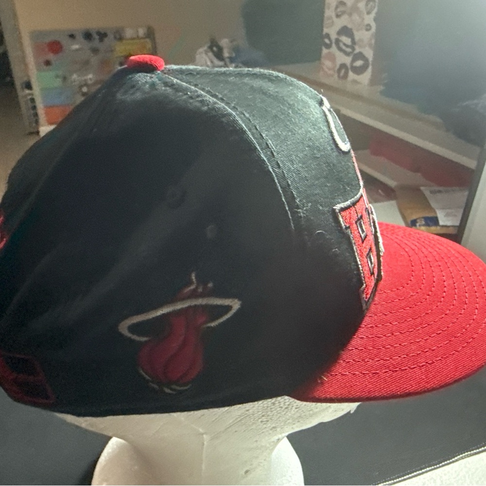 Vintage 90s 00s New Era 59fifty Miami Heat SnapBack Hat Cap Chris Bosh - Picture 4 of 5